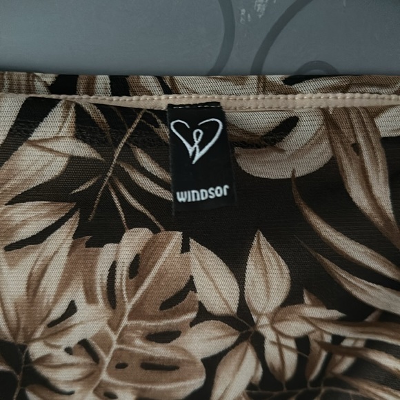 Windsor Tropical Mesh Mini Skirt - Picture 4 of 4